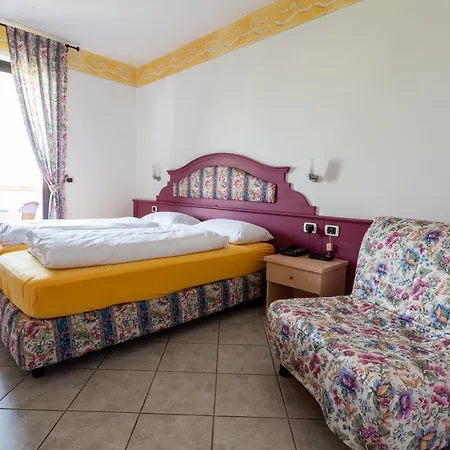 Alesi Hotel